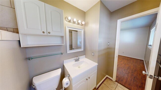Building Photo - 22306 Rustic Bridge Ln