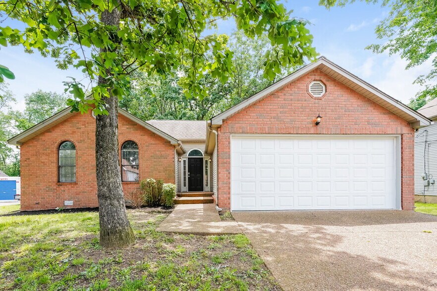 Primary Photo - 1612 Maple Timber Ct