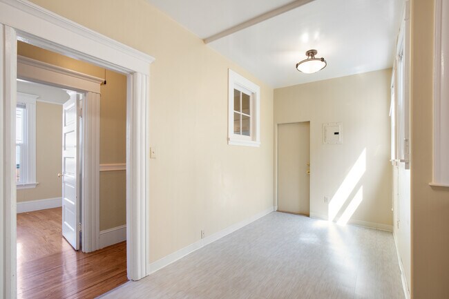 Dining Area - 1805 Church St