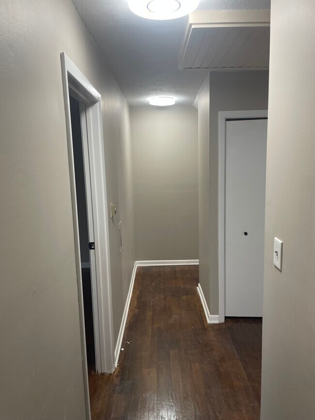 Building Photo - 16222 Howe Rd