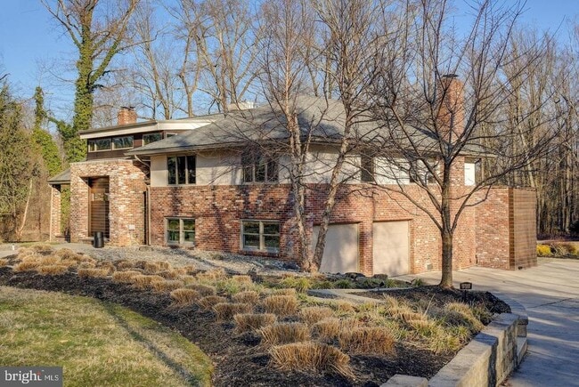 Building Photo - 1127 Winding Dr