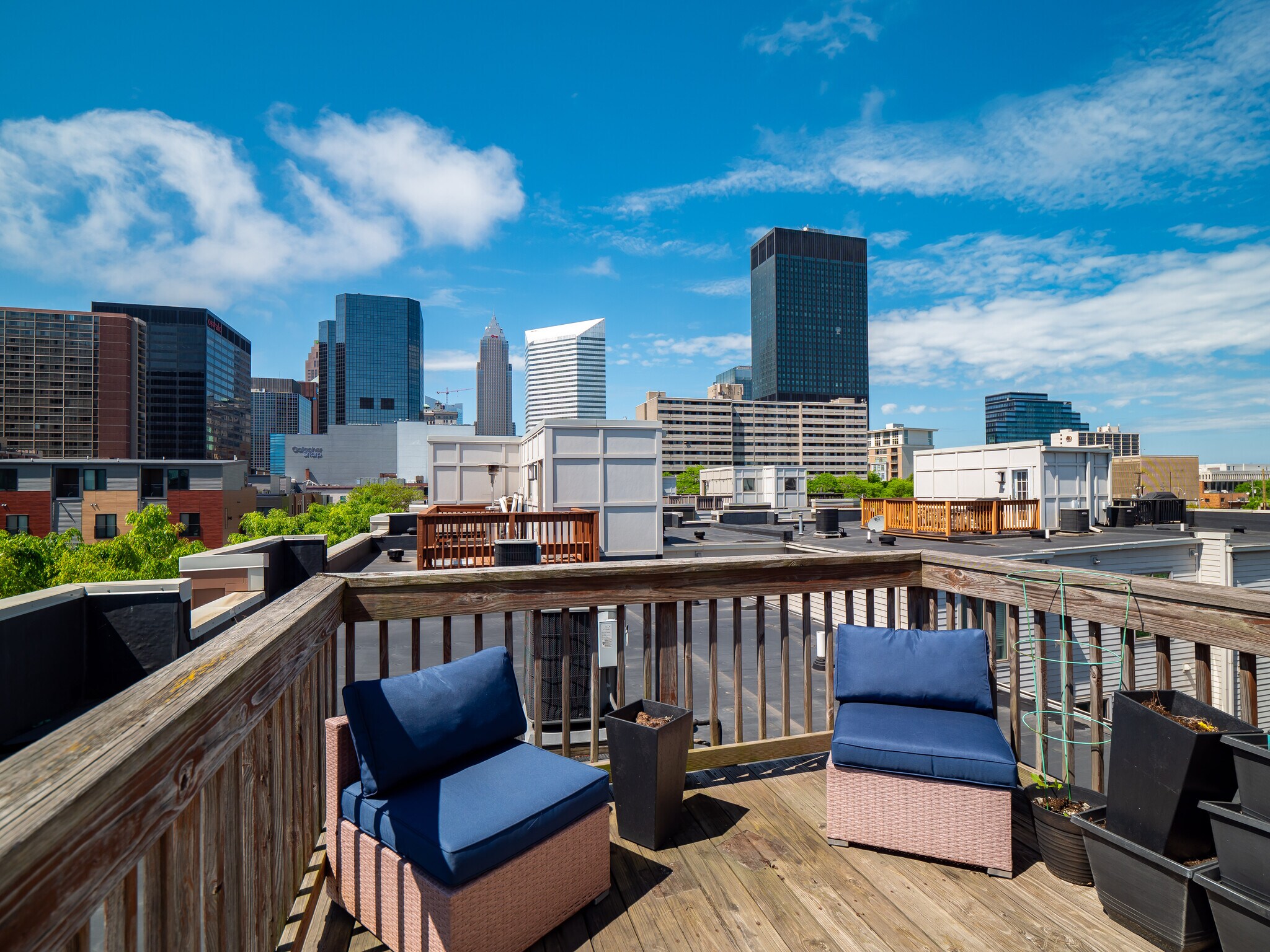 Building Photo - 1471 Lindazzo Ave