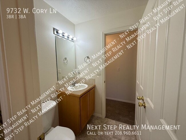 Building Photo - 9732 W Cory Ln