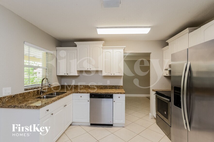 Building Photo - 3631 NW 108th Dr