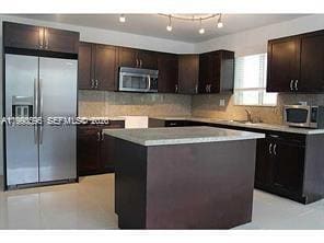 Building Photo - 500 NW 43rd Ct