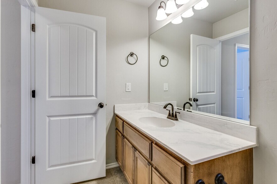 Building Photo - 1308 Heathrow Way