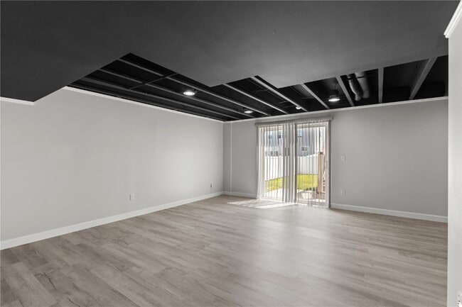 Building Photo - 184 Berry Manor Cir