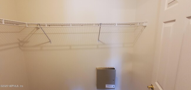 Building Photo - 2428 Cedar Trace Dr E