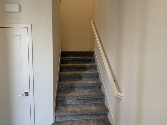 Building Photo - Beautiful 4 Bedroom, 3 Bath Home with Solar in Highly Desired Tracy Hills Community