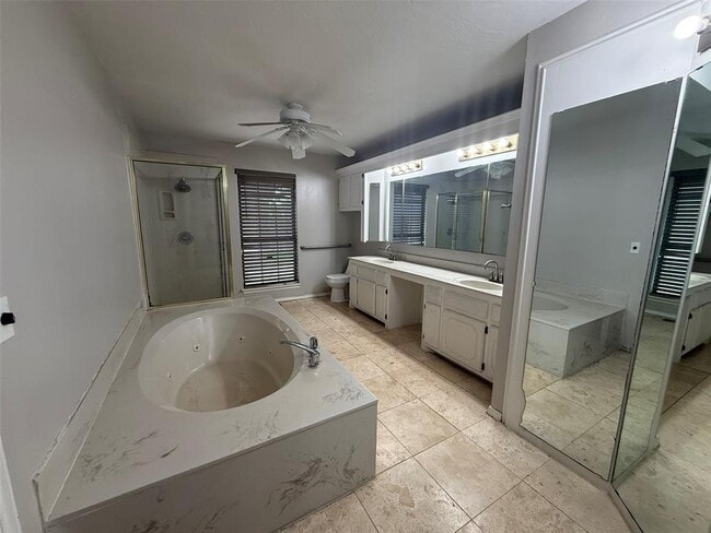 Building Photo - 8521 NW 121st St