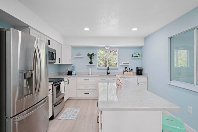 Building Photo - 1820 Rumar Ln