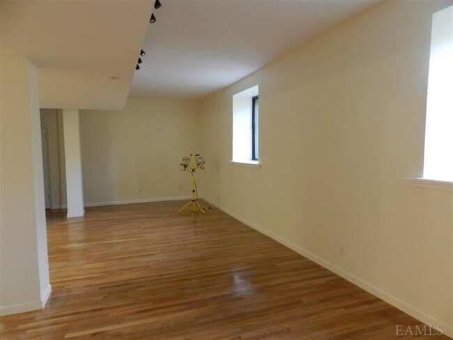 Building Photo - 108 Chateau Rive
