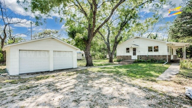 Building Photo - 10509 SW US Highway 54