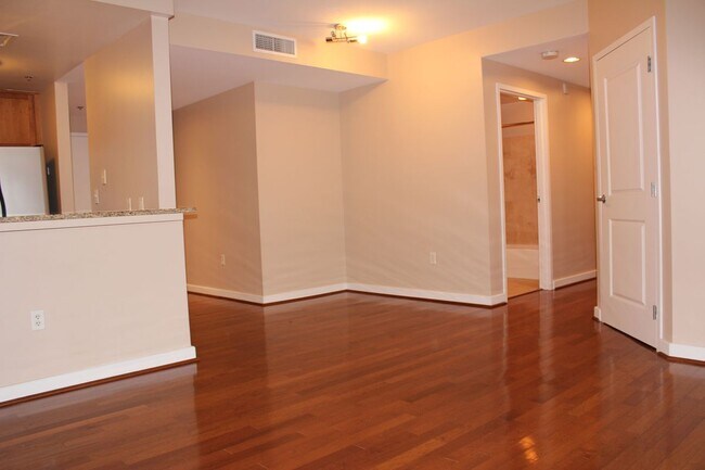 Building Photo - 105-UNIT CHRISTINA LANDING DR, 1703