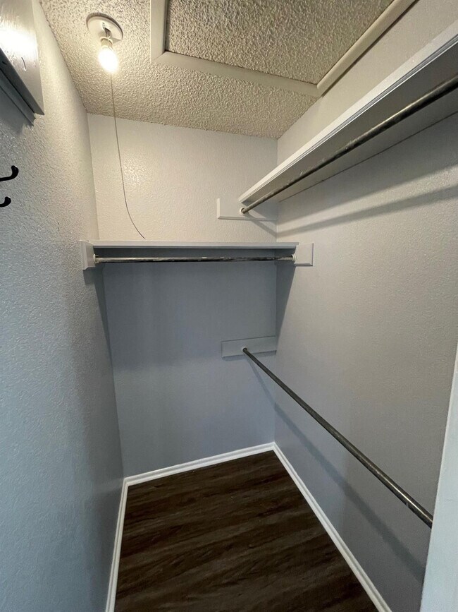 Building Photo - 129 Troy Ave