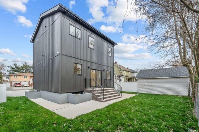 Building Photo - 357 Hamilton Ave