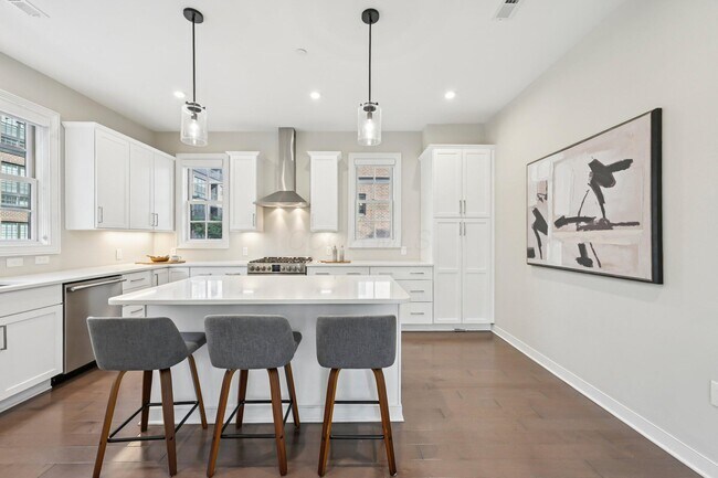 Building Photo - 100 Normandy Ave