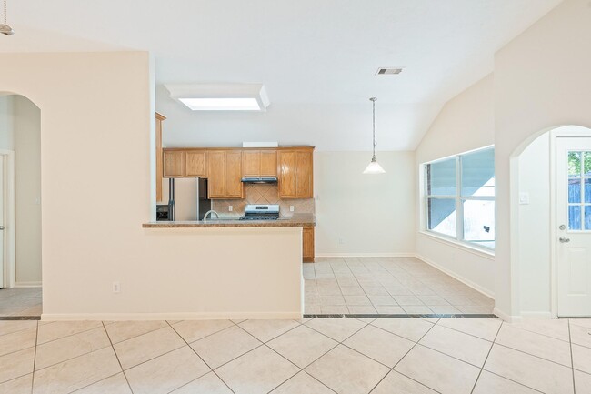Building Photo - 8027 Daylilly Creek Dr