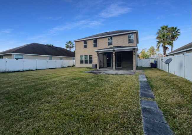 Building Photo - 15713 Lexington Park Blvd