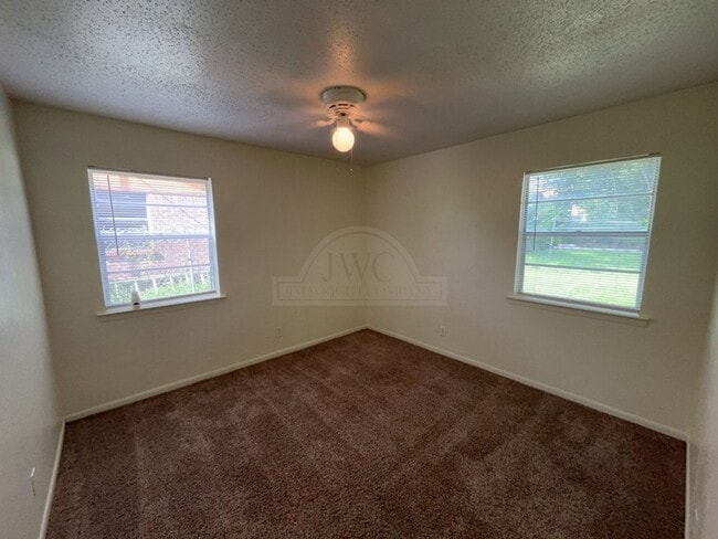 Building Photo - 1515 Janis Dr