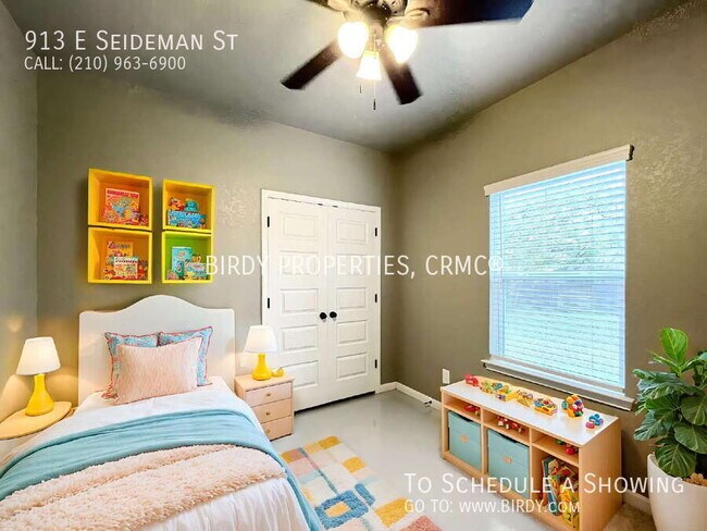 Building Photo - 913 E Seidemann St