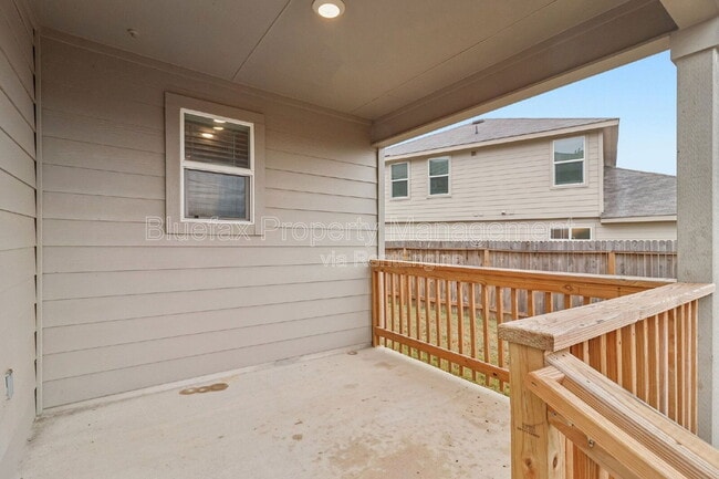 Building Photo - 11319 War Emblem