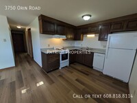 Building Photo - 1 bed/1 bath plus den in Madison, WI!