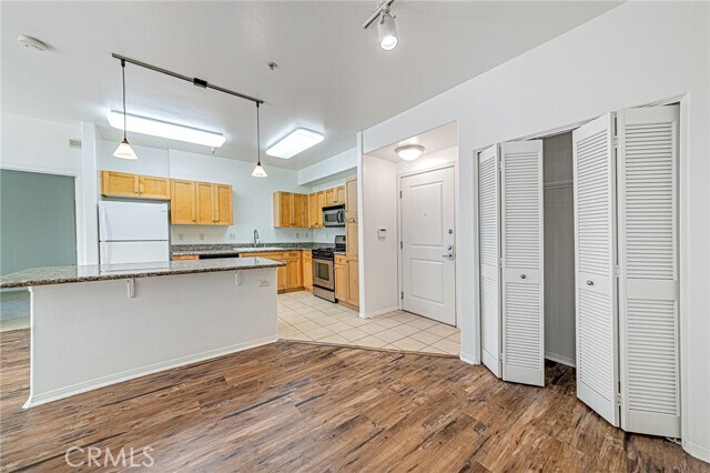 Building Photo - 100 S Alameda St