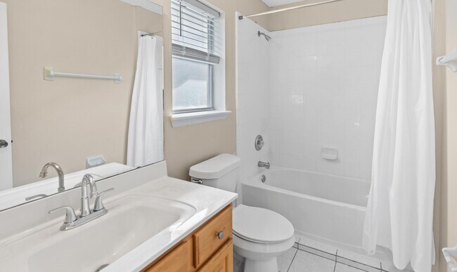 Building Photo - Unique Opportunity, Julington Creek Plantation Beauty