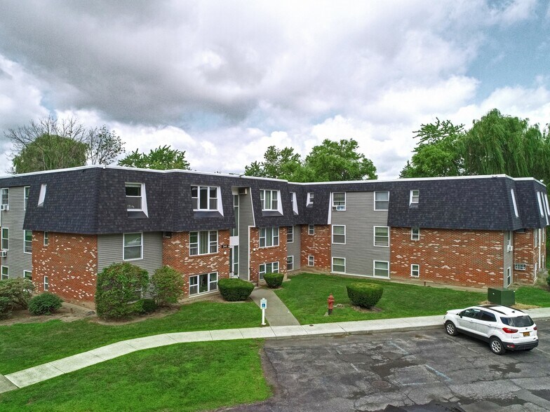 Cedar Park Apartments 2500 Lavin Ct Troy NY 12180 Apartment Finder