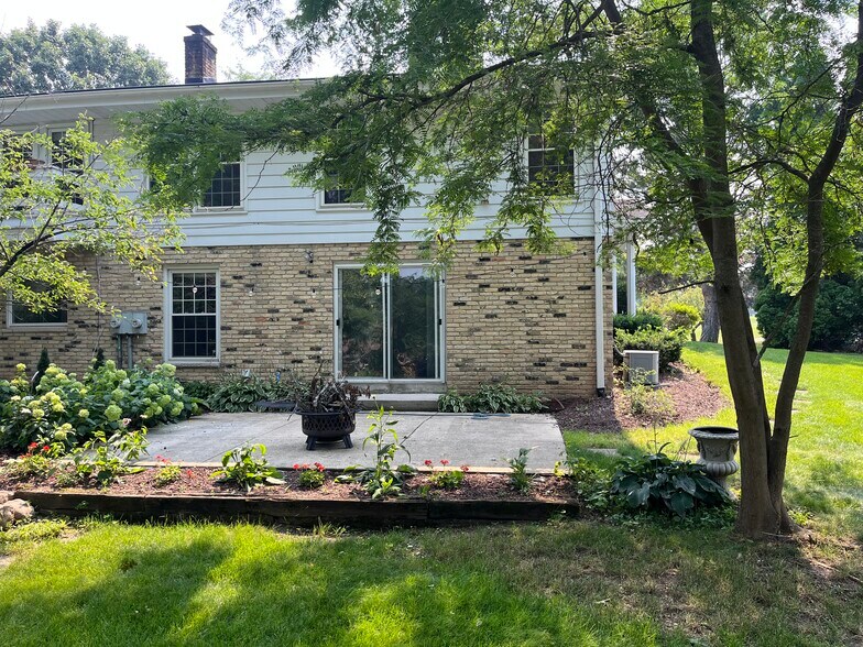Building Photo - 16430 Tia Ct