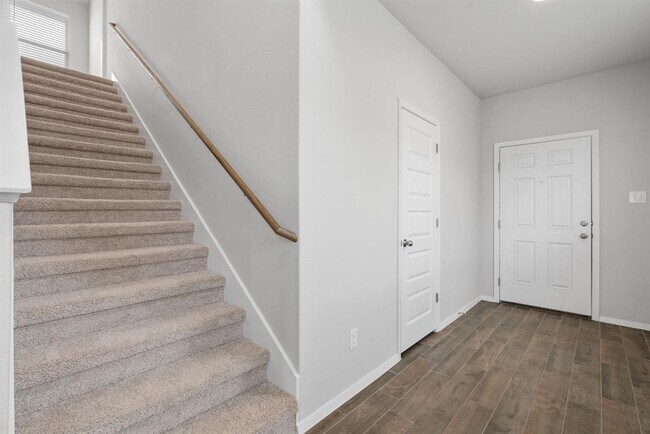 Building Photo - 447 Spiny Lizard Ln