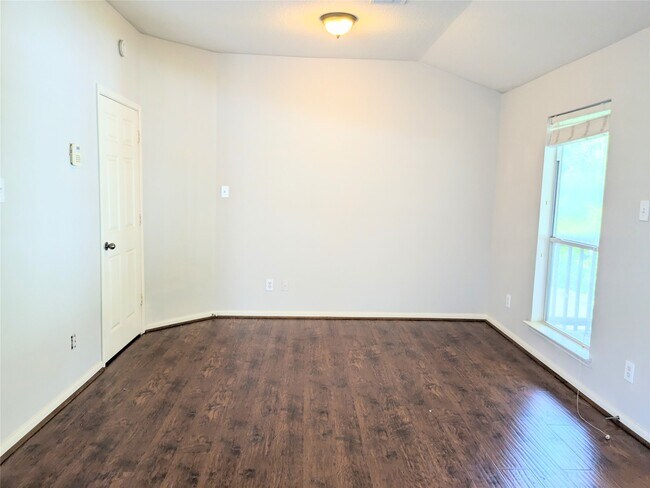 Building Photo - 2716 Park Falls Dr