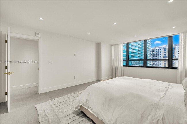 Building Photo - 10205 Collins Ave