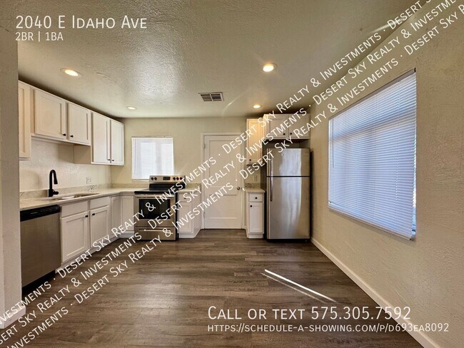 Building Photo - 2040 E Idaho Ave