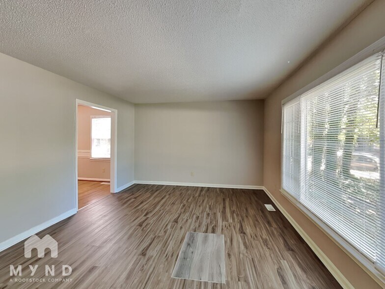 Building Photo - 4812 Kaplan Dr