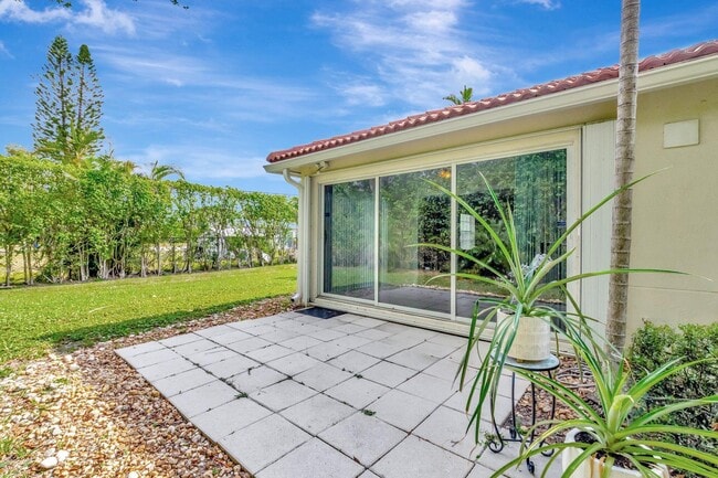 Building Photo - 14211 W La Sedona Cir