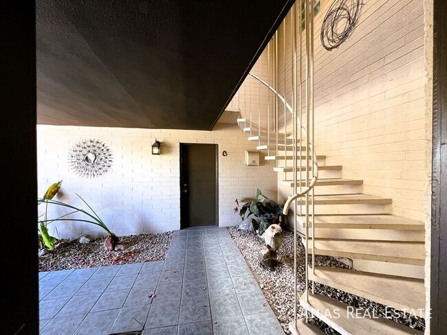 Building Photo - 1101 E Butler Dr