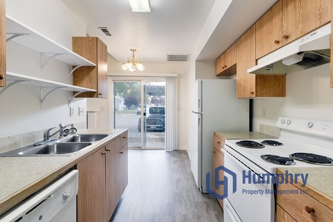 Building Photo - Charming two bedroom property