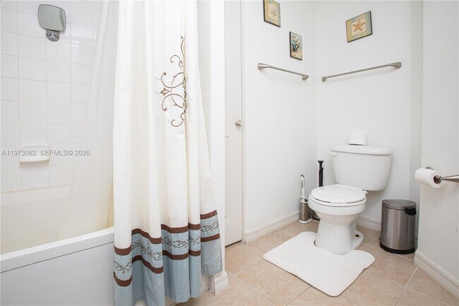 Building Photo - 9172 Collins Ave