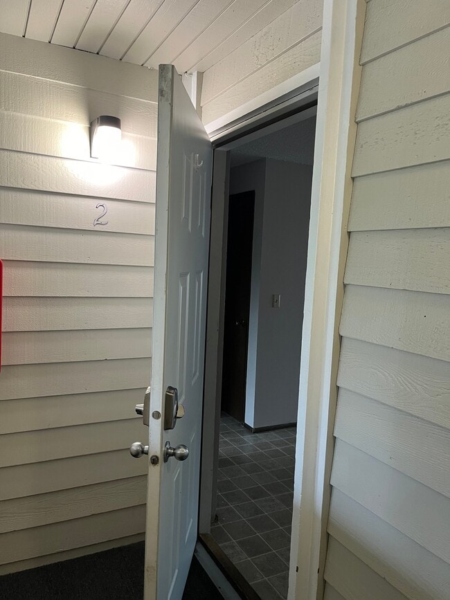 Building Photo - 328 91st Ave NE