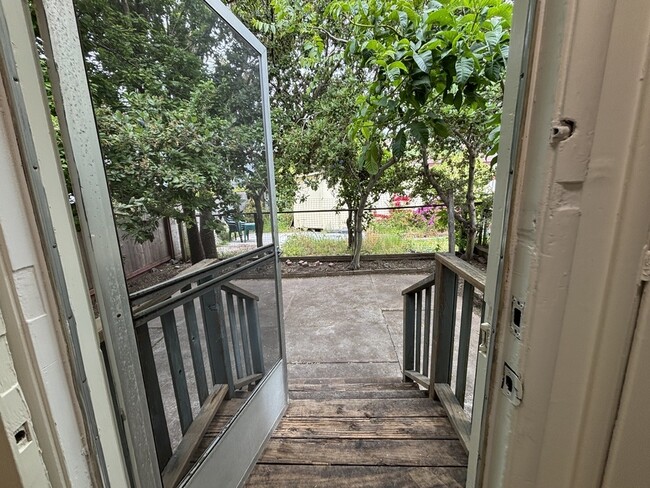 Building Photo - 147 San Bruno Ave