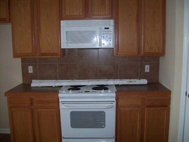 Building Photo - 26043 Wimbledon Dr