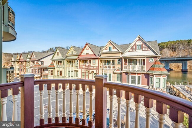 Building Photo - 211 Mill St