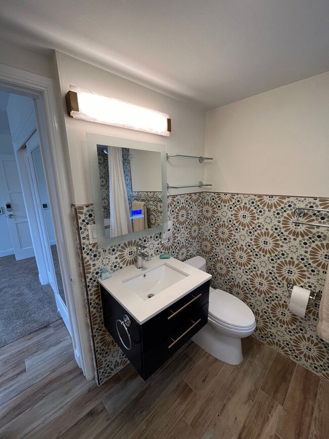 Building Photo - 2 Bedroom 2 Bath Single Family Home in Orange