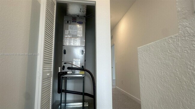 Building Photo - 538 Rivergrass St