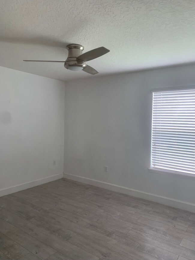 Building Photo - 2812 Plymouth PIace