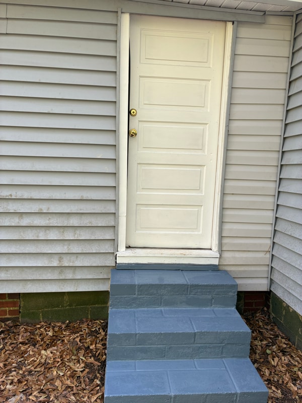 Building Photo - 609 Cedar St