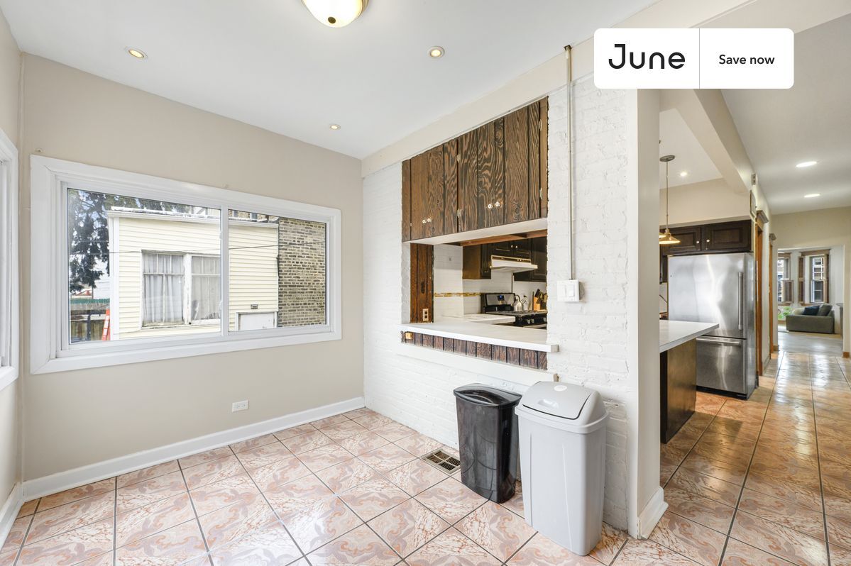 Building Photo - 1521 N Springfield Ave