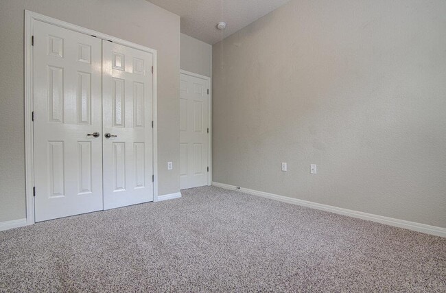 Building Photo - 1702 Singleton Ave